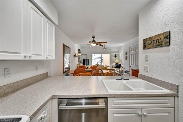 732 Victoria DR 4, Cape Coral, FL 33904