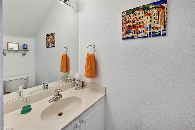732 Victoria DR 4, Cape Coral, FL 33904