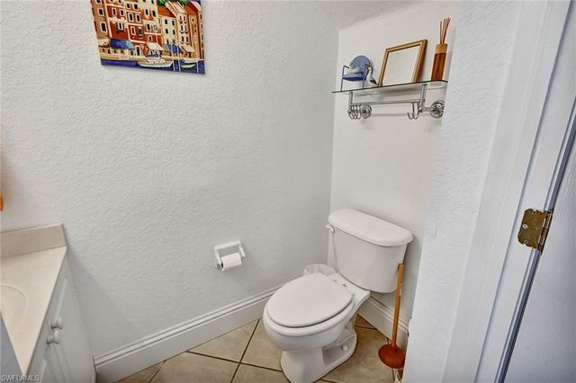 732 Victoria DR 4, Cape Coral, FL 33904