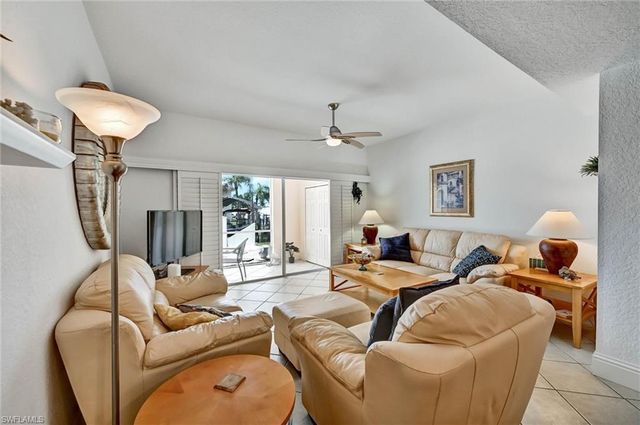 732 Victoria DR 4, Cape Coral, FL 33904