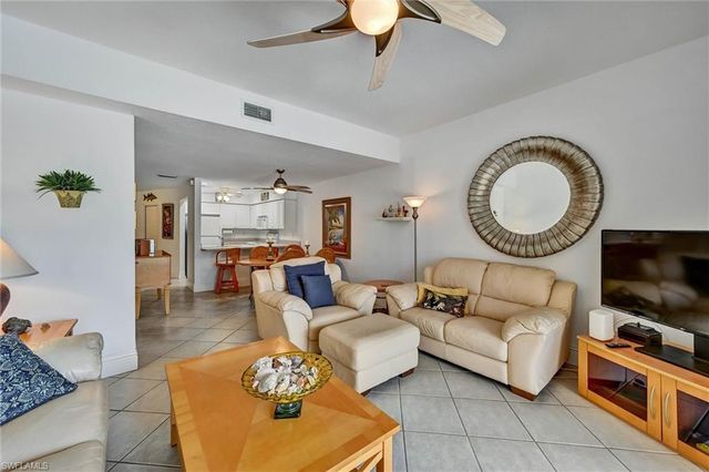 732 Victoria DR 4, Cape Coral, FL 33904