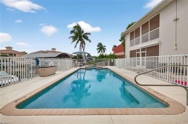 732 Victoria DR 4, Cape Coral, FL 33904