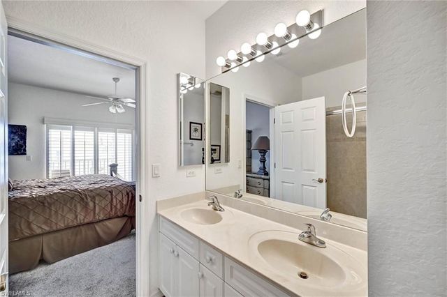 732 Victoria DR 4, Cape Coral, FL 33904