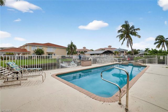 732 Victoria DR 4, Cape Coral, FL 33904