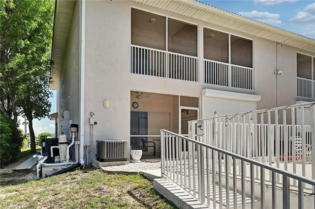 732 Victoria DR 4, Cape Coral, FL 33904