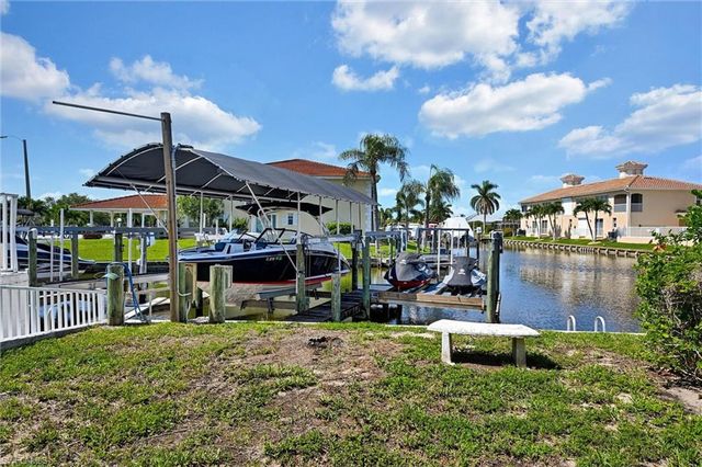 732 Victoria DR 4, Cape Coral, FL 33904