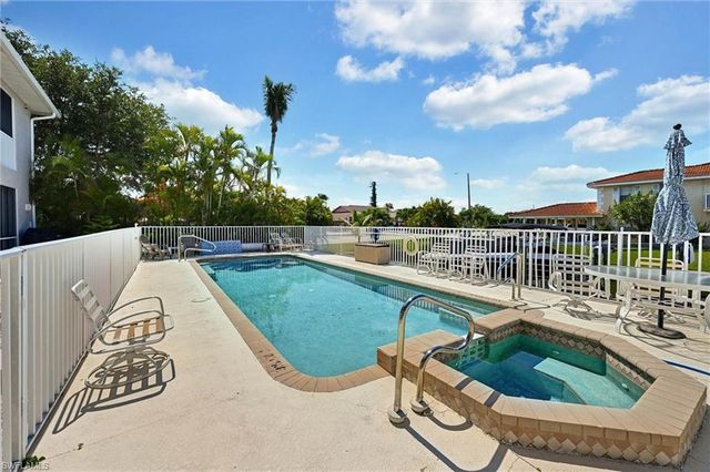 732 Victoria DR 4, Cape Coral, FL 33904