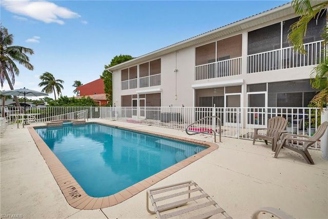 732 Victoria DR 4, Cape Coral, FL 33904