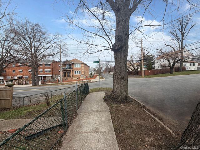 351 Quincy Avenue, Bronx, NY 10465