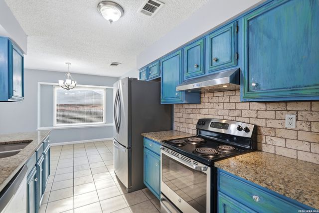 6422 Ridge Circle Dr, San Antonio, TX 78233