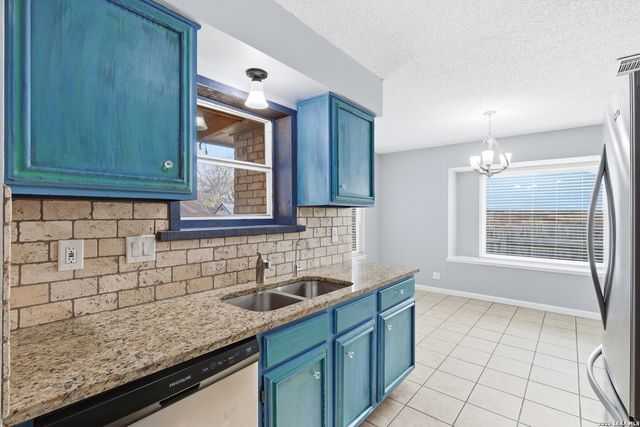 6422 Ridge Circle Dr, San Antonio, TX 78233