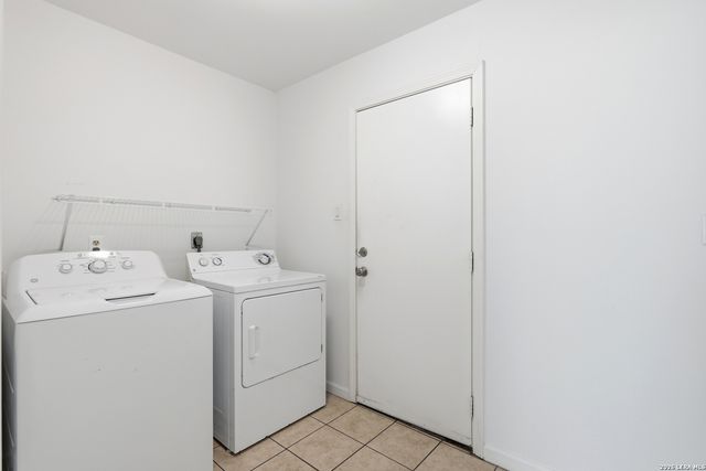 6422 Ridge Circle Dr, San Antonio, TX 78233