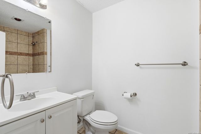 6422 Ridge Circle Dr, San Antonio, TX 78233