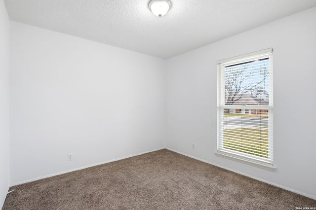 6422 Ridge Circle Dr, San Antonio, TX 78233