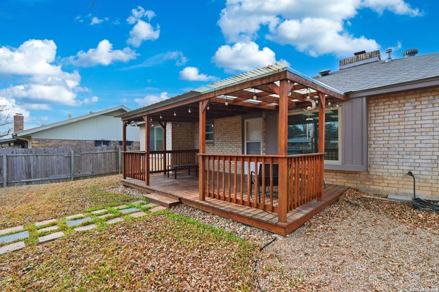 6422 Ridge Circle Dr, San Antonio, TX 78233