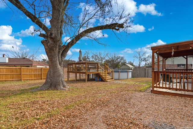 6422 Ridge Circle Dr, San Antonio, TX 78233