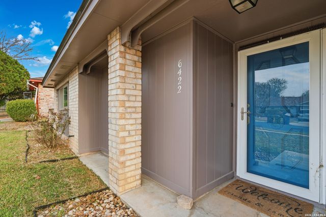 6422 Ridge Circle Dr, San Antonio, TX 78233