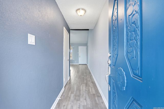 6422 Ridge Circle Dr, San Antonio, TX 78233