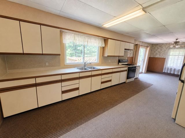 9221 Vinton Avenue NW, Sparta, MI 49345