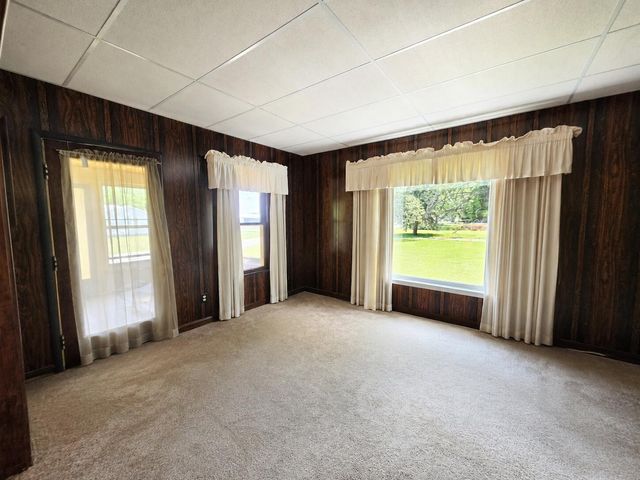 9221 Vinton Avenue NW, Sparta, MI 49345