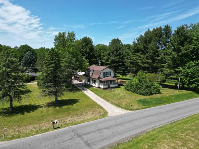9221 Vinton Avenue NW, Sparta, MI 49345