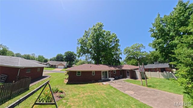 109 Winchester Drive, Belleville, IL 62223