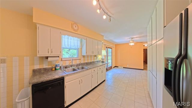 109 Winchester Drive, Belleville, IL 62223