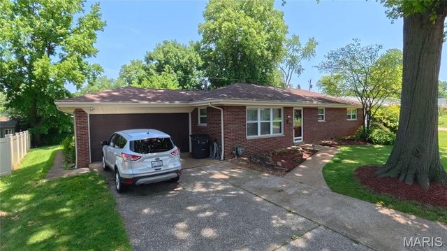 109 Winchester Drive, Belleville, IL 62223