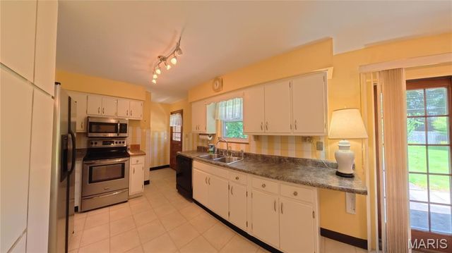 109 Winchester Drive, Belleville, IL 62223