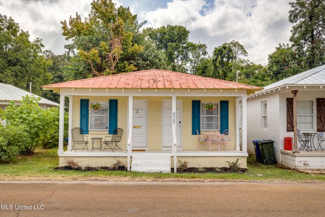 625 N Wall Street, Natchez, MS 39120