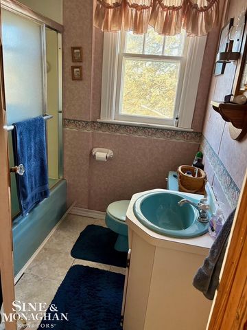 1609 Saint Clair River Drive, Algonac, MI 48001