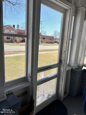 1609 Saint Clair River Drive, Algonac, MI 48001