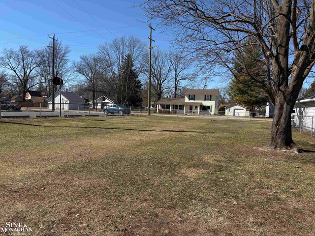 1609 Saint Clair River Drive, Algonac, MI 48001