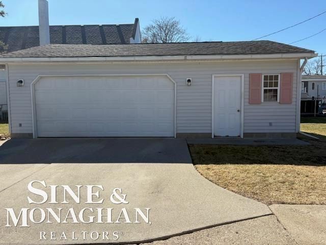 1609 Saint Clair River Drive, Algonac, MI 48001