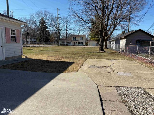 1609 Saint Clair River Drive, Algonac, MI 48001