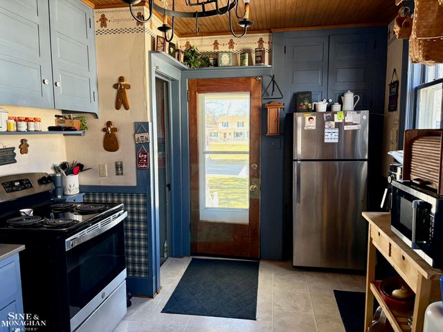 1609 Saint Clair River Drive, Algonac, MI 48001