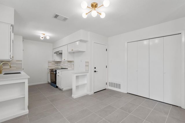 6602 Boleynwood DR, Austin, TX 78745