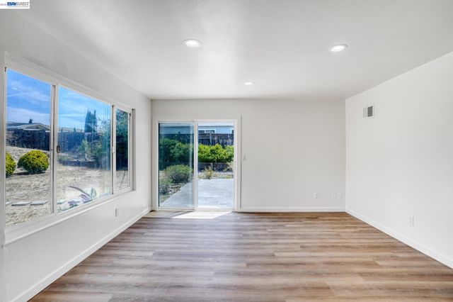 1211 donald drive, Rodeo, CA 94572