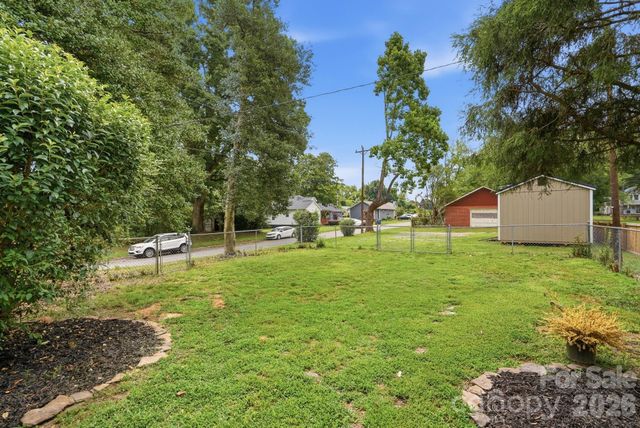 1627 N Main Street, Salisbury, NC 28144