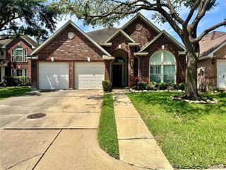 1211 Campton Court, Houston, TX 77055