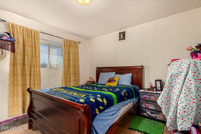 8225 W EARLL Drive, Phoenix, AZ 85033