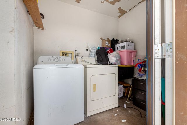 8225 W EARLL Drive, Phoenix, AZ 85033