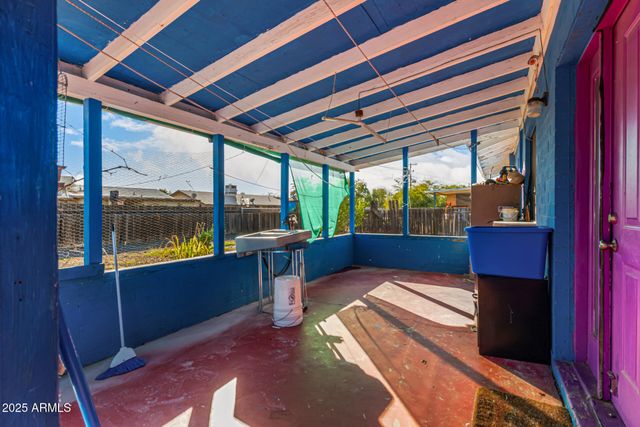 8225 W EARLL Drive, Phoenix, AZ 85033