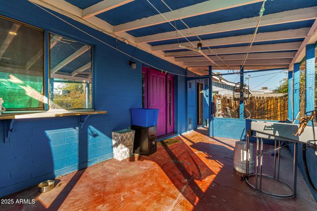 8225 W EARLL Drive, Phoenix, AZ 85033