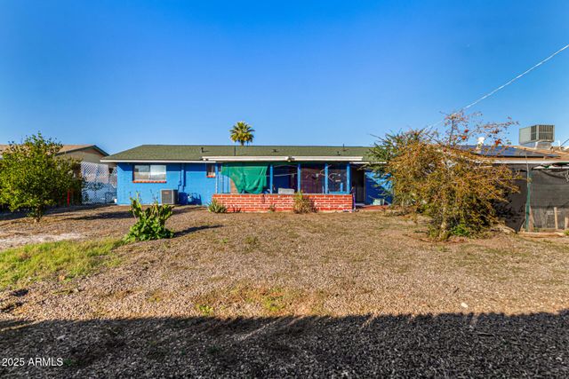 8225 W EARLL Drive, Phoenix, AZ 85033