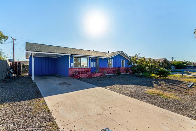 8225 W EARLL Drive, Phoenix, AZ 85033