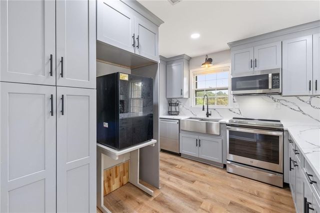 634 Rebecca Street NW, Lilburn, GA 30047