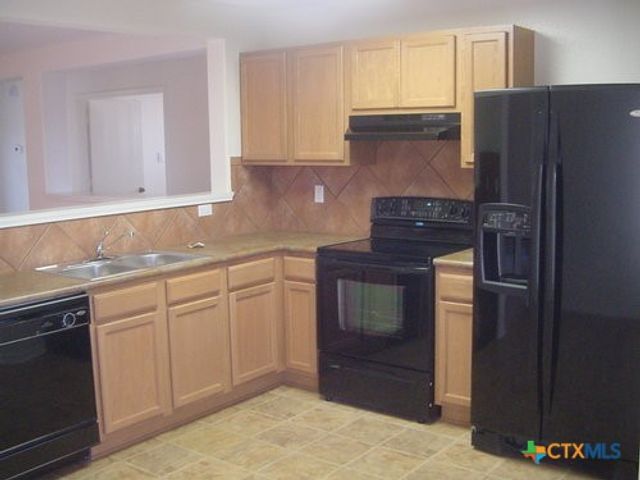 206 Calixto Court, San Marcos, TX 78666