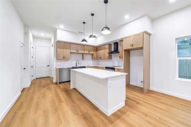 814 Lambert Street, Dallas, TX 75203