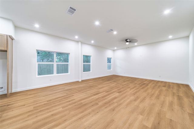 814 Lambert Street, Dallas, TX 75203